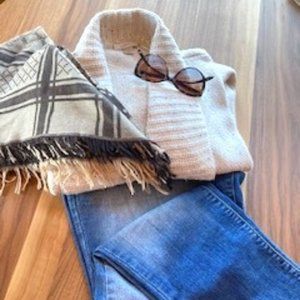 Cozy Anne Taylor LOFT cream sweater